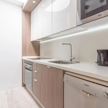 With Two Bedrooms 度假居 *